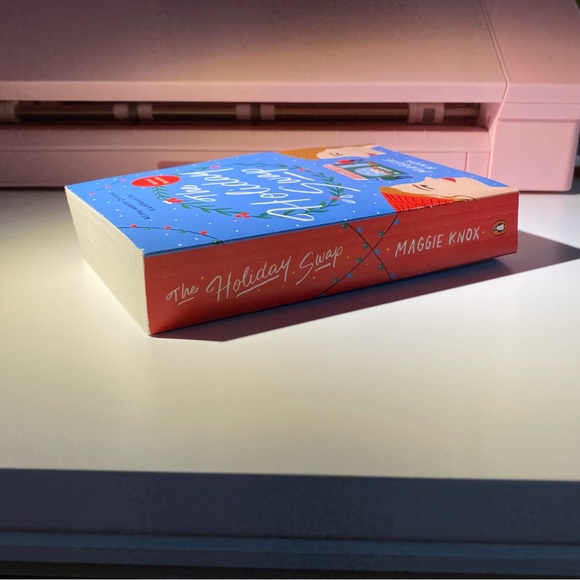 The Holiday Swap by Maggie Knox. Paperback. - Picture 4 of 8
